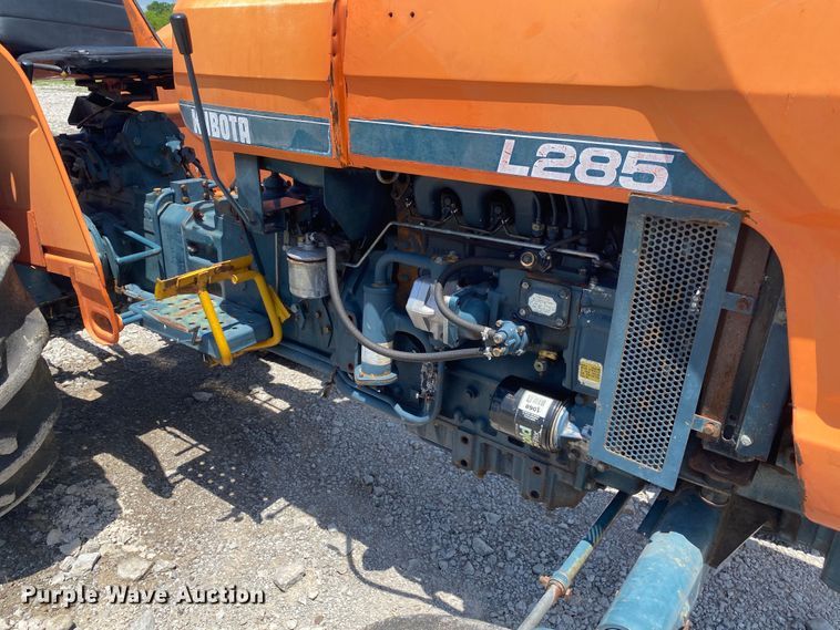 image for item JU9262 Kubota L285  tractor