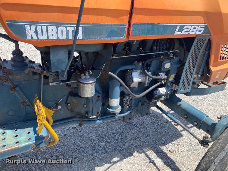 image for item JU9262 Kubota L285  tractor
