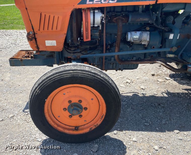 image for item JU9262 Kubota L285  tractor