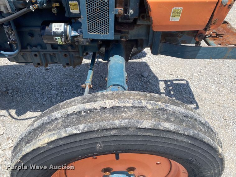 image for item JU9262 Kubota L285  tractor