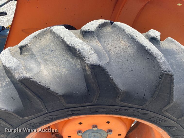 image for item JU9262 Kubota L285  tractor