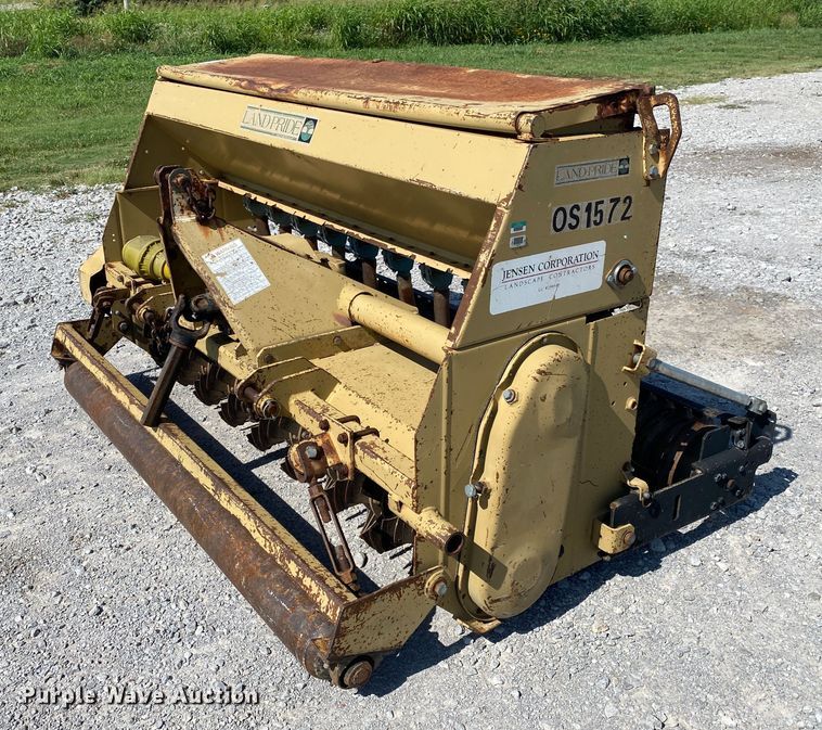 image for item JU9266 Land Pride OS1572  seeder