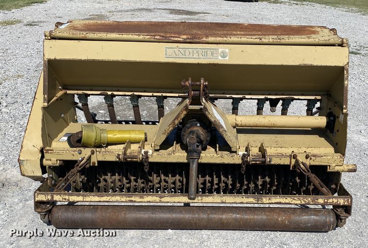 image for item JU9266 Land Pride OS1572  seeder