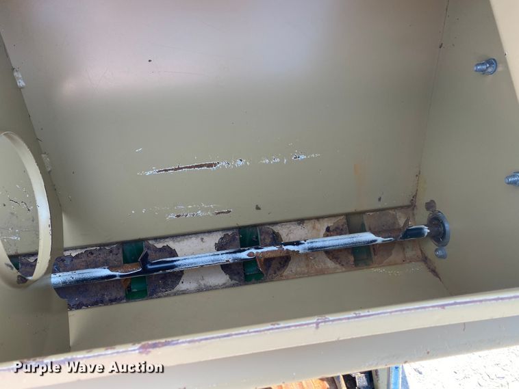 image for item JU9266 Land Pride OS1572  seeder