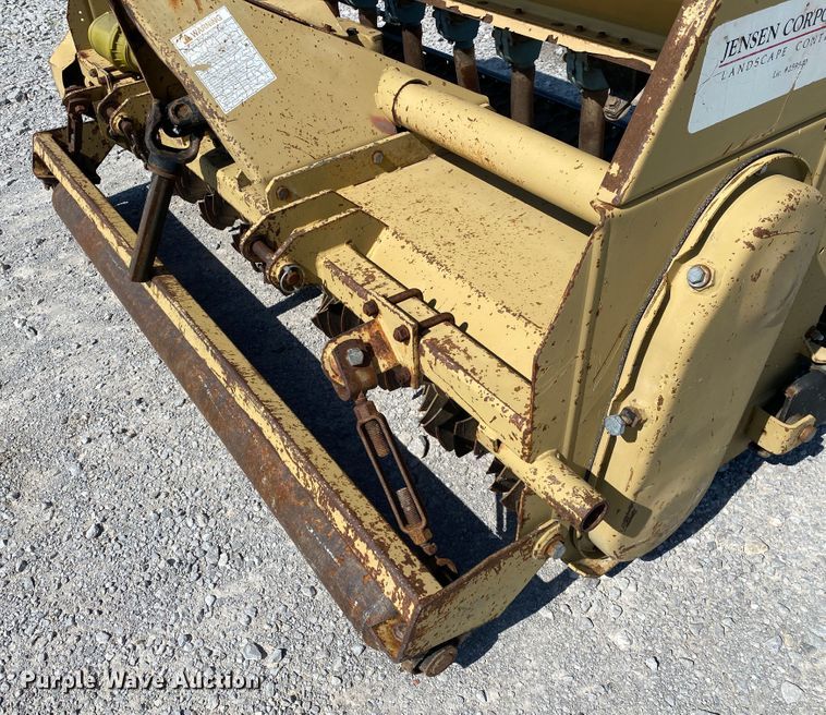 image for item JU9266 Land Pride OS1572  seeder