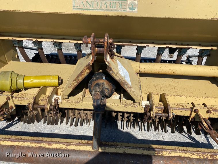 image for item JU9266 Land Pride OS1572  seeder