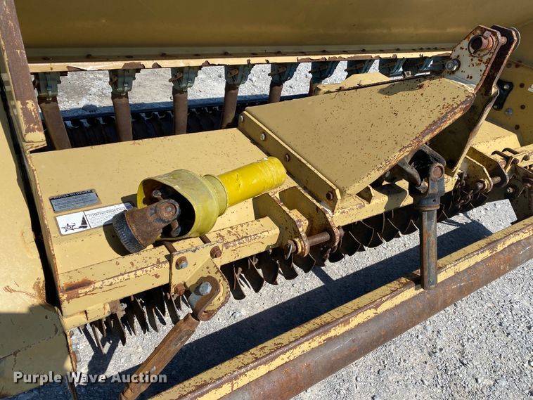 image for item JU9266 Land Pride OS1572  seeder