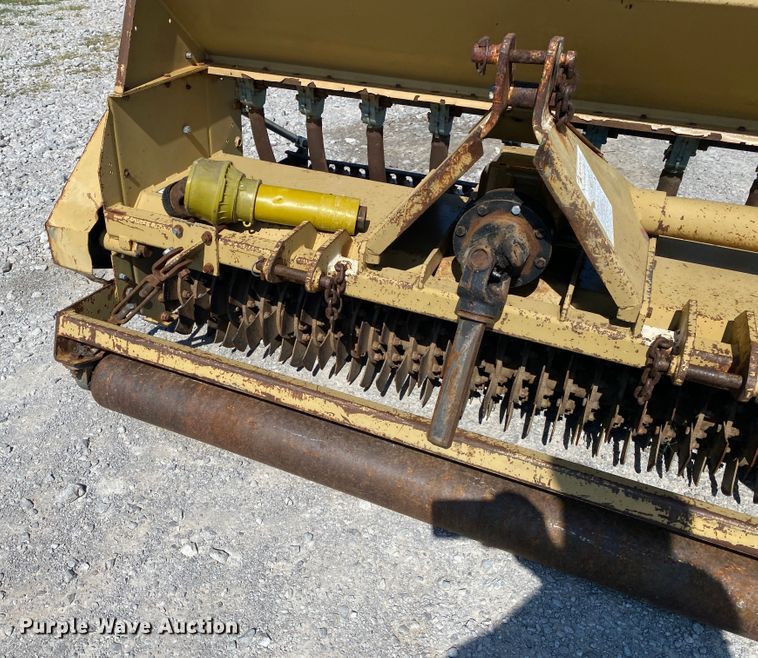 image for item JU9266 Land Pride OS1572  seeder