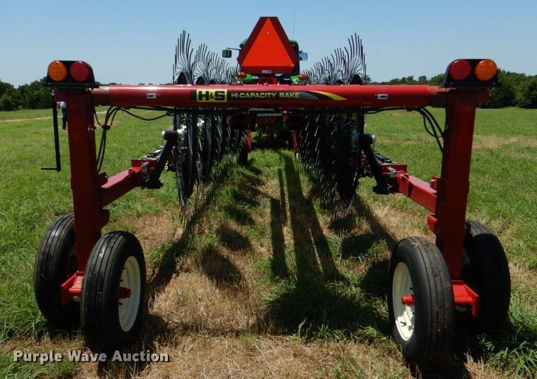 image for item KJ9890 2020 H&S 5114  hay rake