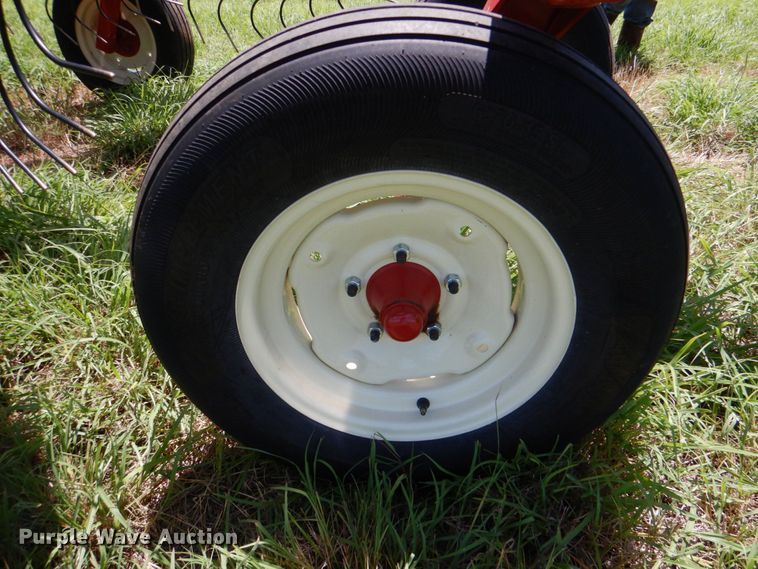 image for item KJ9890 2020 H&S 5114  hay rake