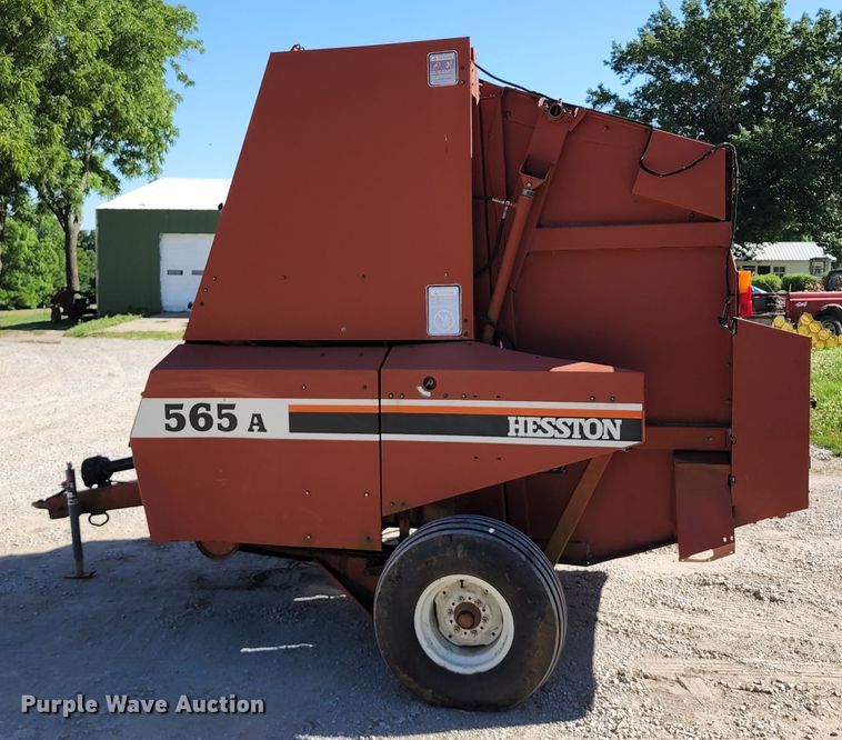 image for item KT9882 Hesston 565A  round baler