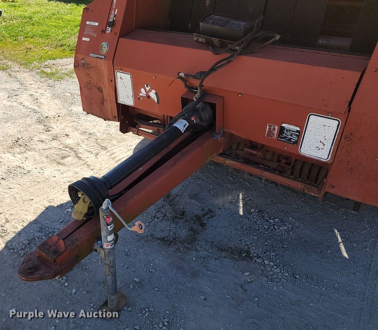 image for item KT9882 Hesston 565A  round baler