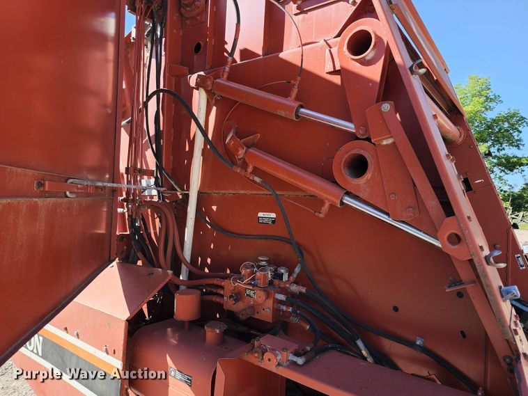 image for item KT9882 Hesston 565A  round baler