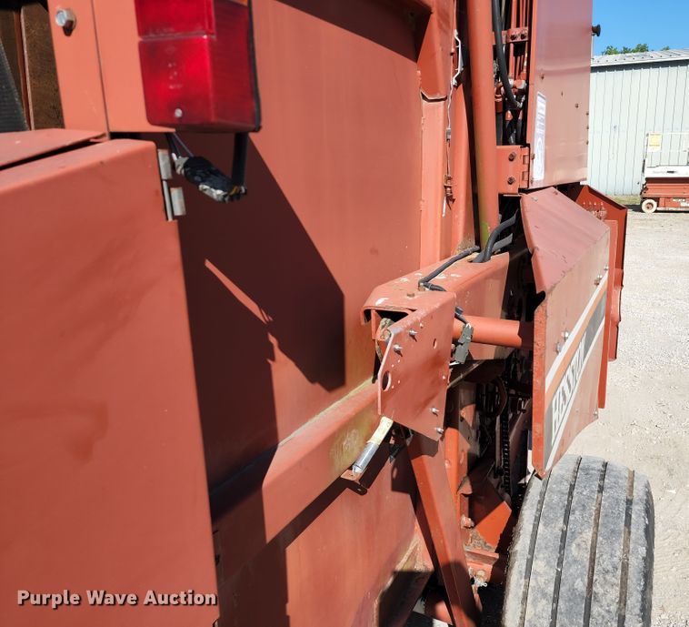 image for item KT9882 Hesston 565A  round baler