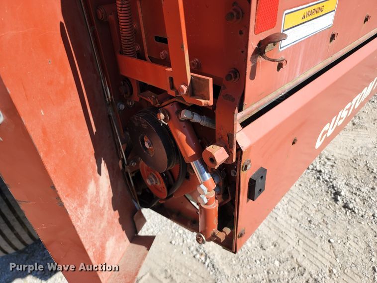 image for item KT9882 Hesston 565A  round baler