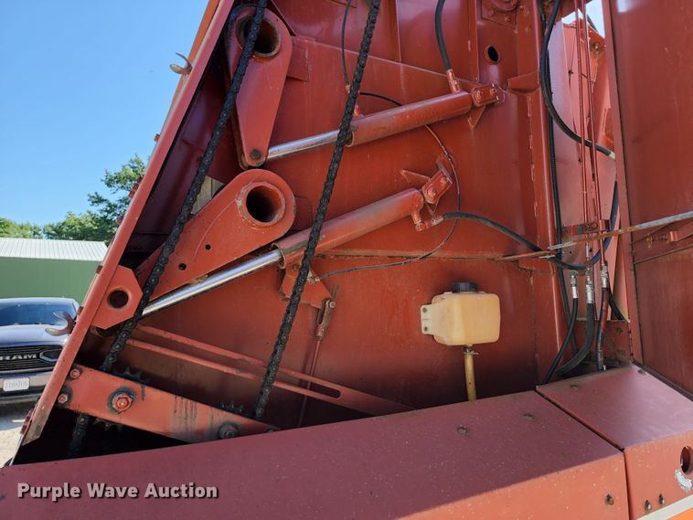 image for item KT9882 Hesston 565A  round baler