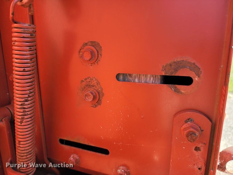 image for item KT9882 Hesston 565A  round baler