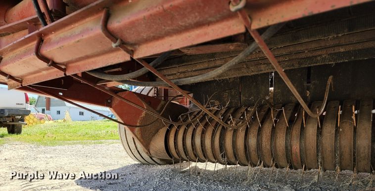 image for item KT9882 Hesston 565A  round baler