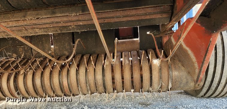 image for item KT9882 Hesston 565A  round baler