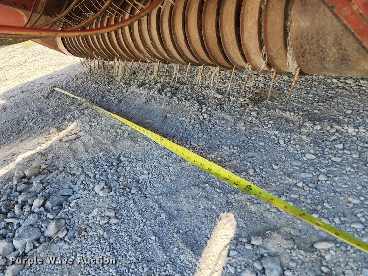 image for item KT9882 Hesston 565A  round baler