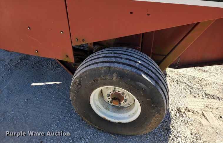 image for item KT9882 Hesston 565A  round baler