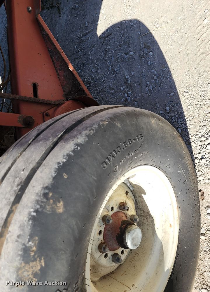 image for item KT9882 Hesston 565A  round baler