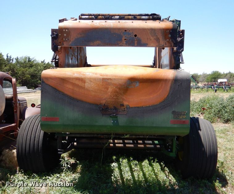 image for item LP9386 John Deere 569 round baler