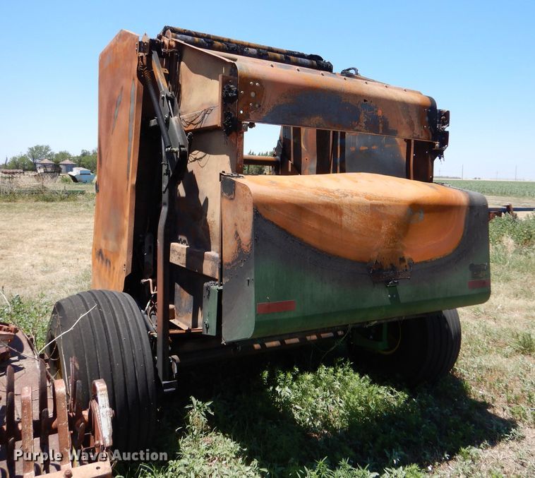 image for item LP9386 John Deere 569 round baler