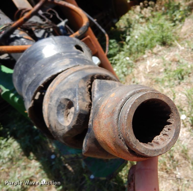 image for item LP9386 John Deere 569 round baler