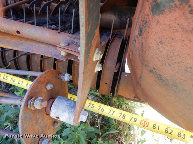 image for item LP9386 John Deere 569 round baler