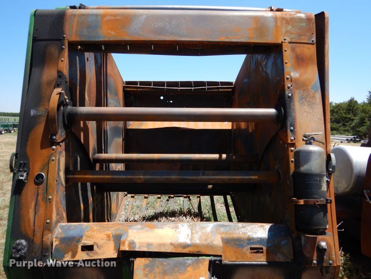 image for item LP9386 John Deere 569 round baler