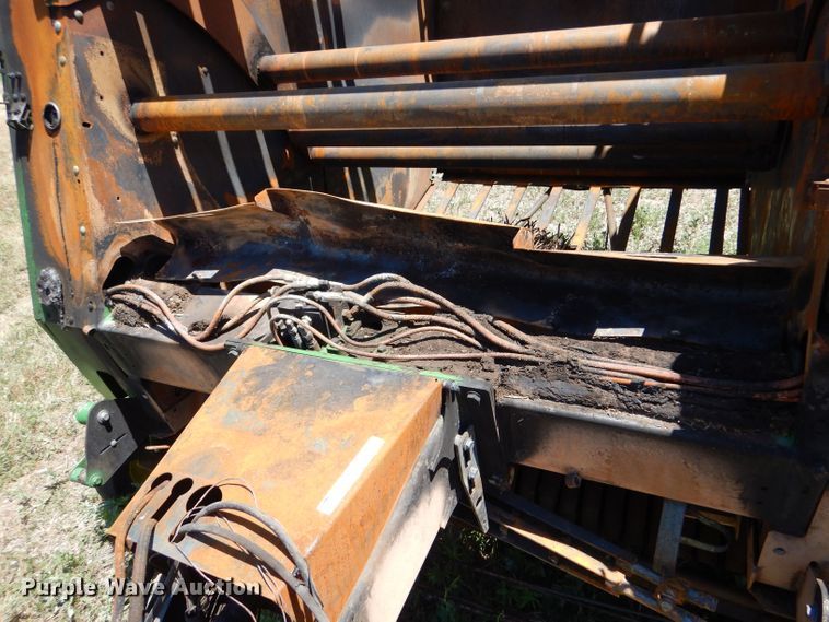 image for item LP9386 John Deere 569 round baler