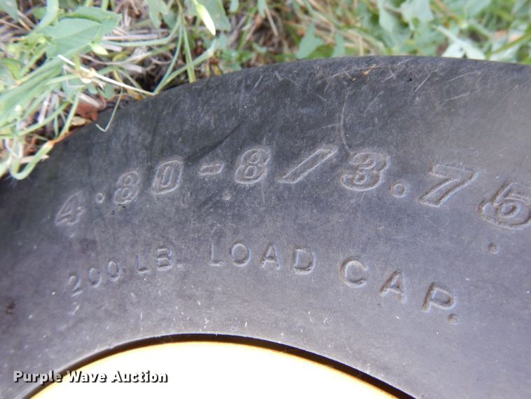 image for item LP9386 John Deere 569 round baler