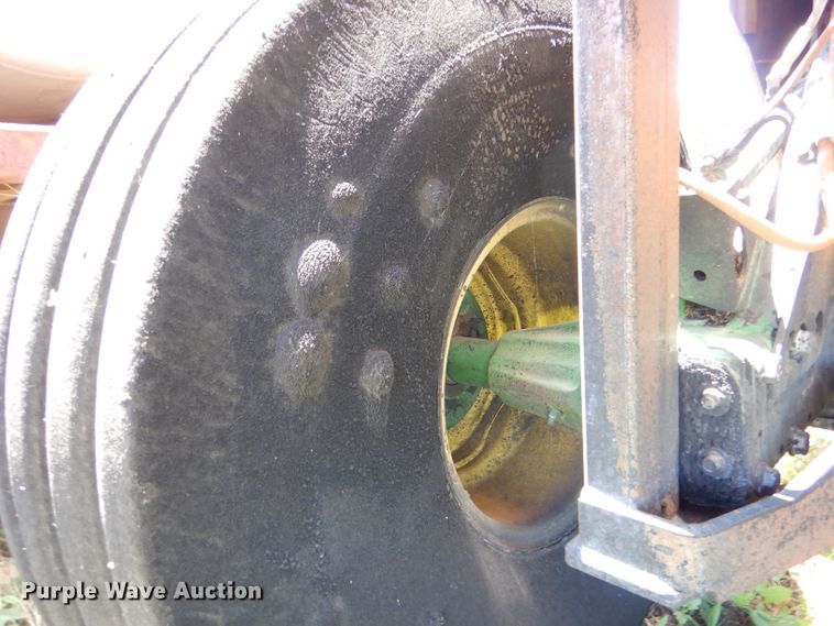 image for item LP9386 John Deere 569 round baler