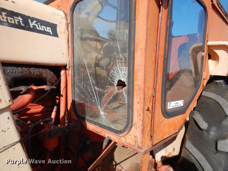 image for item LP9404 Case 930 Comfort King  tractor