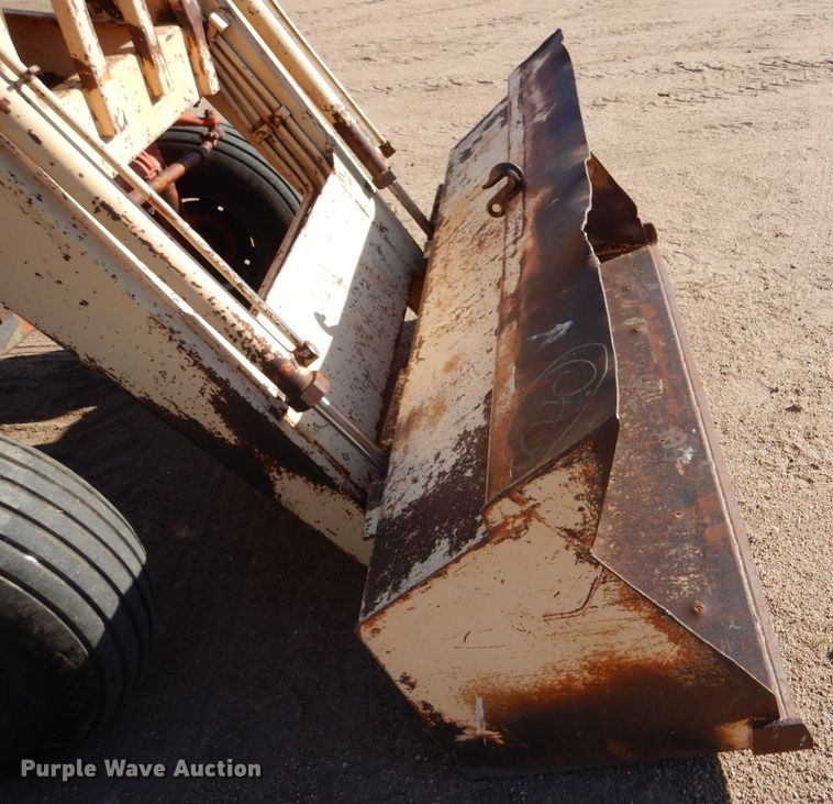 image for item LP9404 Case 930 Comfort King  tractor