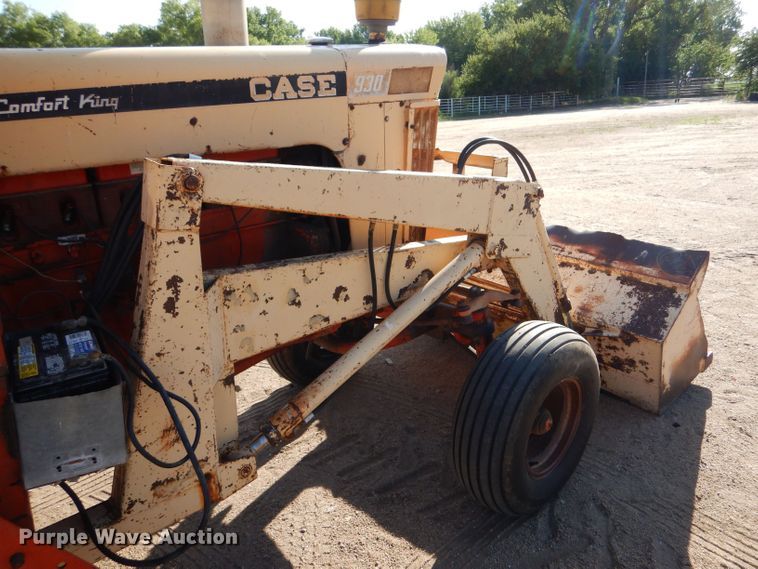 image for item LP9404 Case 930 Comfort King  tractor