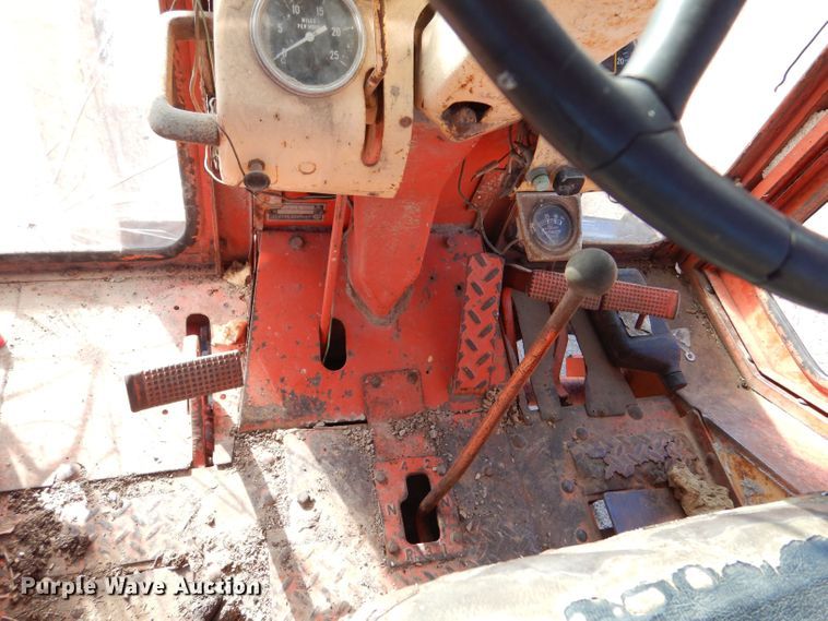 image for item LP9404 Case 930 Comfort King  tractor