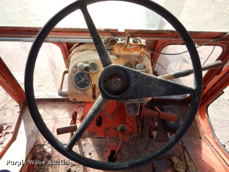 image for item LP9404 Case 930 Comfort King  tractor