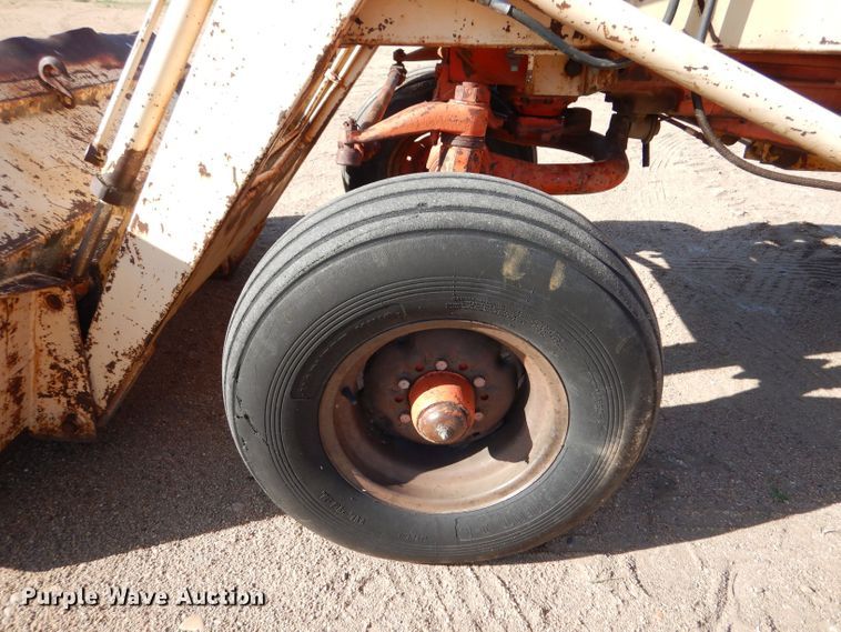 image for item LP9404 Case 930 Comfort King  tractor