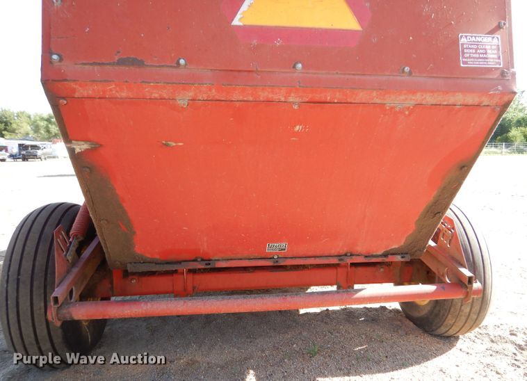 image for item LP9405 New Holland 848  round baler