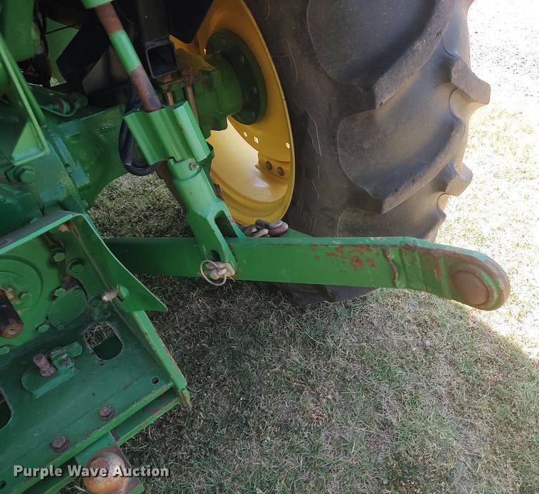 image for item LU9089 2013 John Deere 5055E MFWD tractor