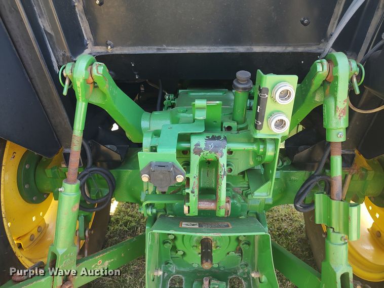 image for item LU9089 2013 John Deere 5055E MFWD tractor