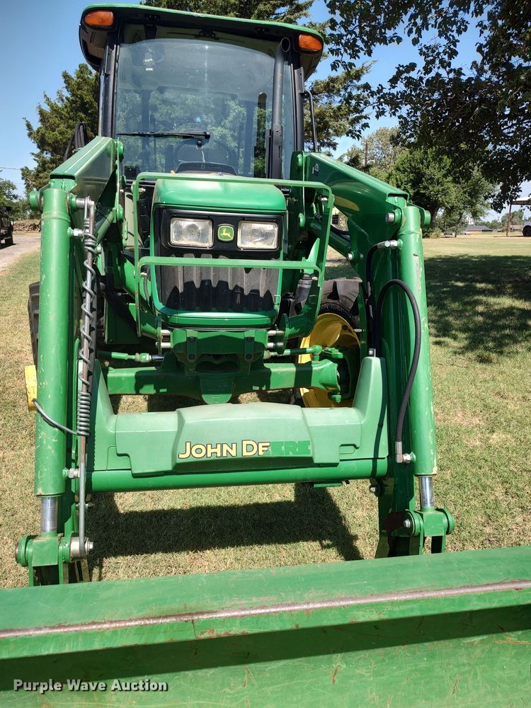 image for item LU9089 2013 John Deere 5055E MFWD tractor