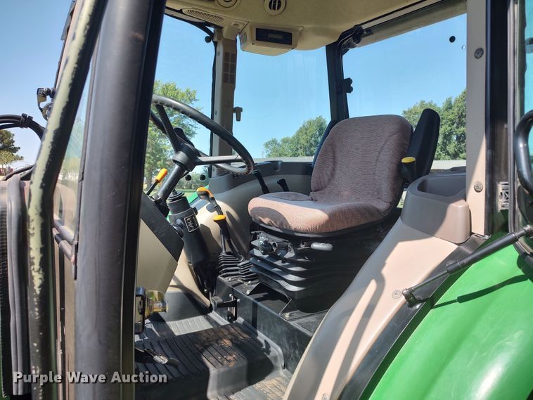 image for item LU9089 2013 John Deere 5055E MFWD tractor