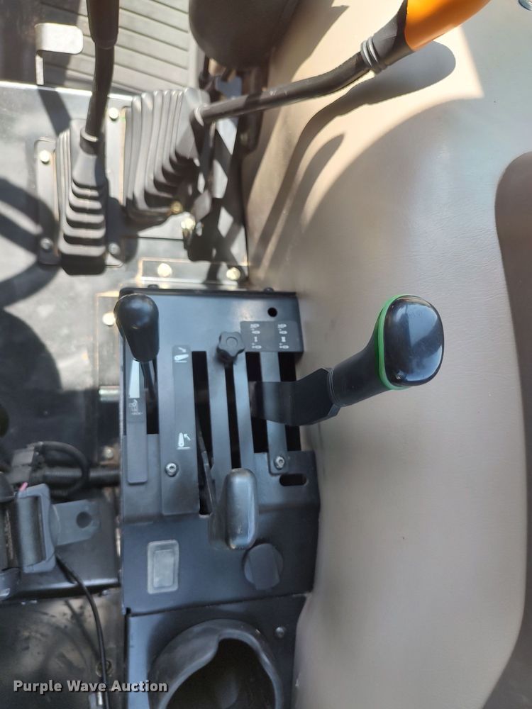 image for item LU9089 2013 John Deere 5055E MFWD tractor