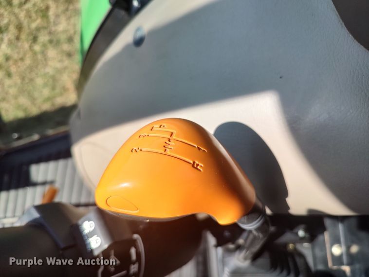 image for item LU9089 2013 John Deere 5055E MFWD tractor