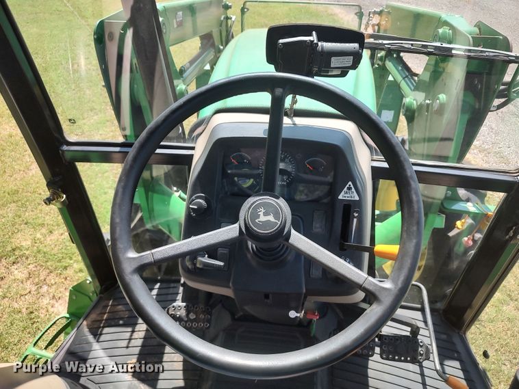 image for item LU9089 2013 John Deere 5055E MFWD tractor