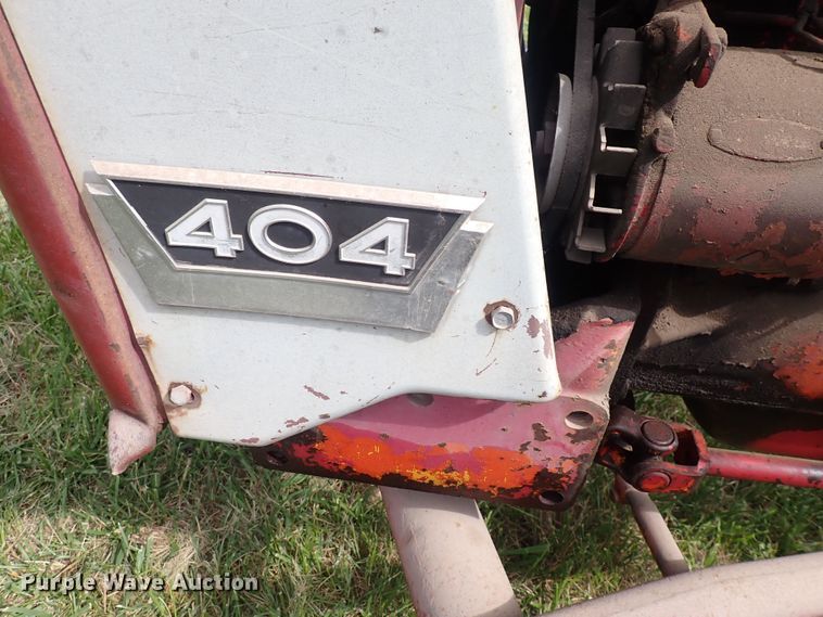 image for item LU9365 International 404  tractor