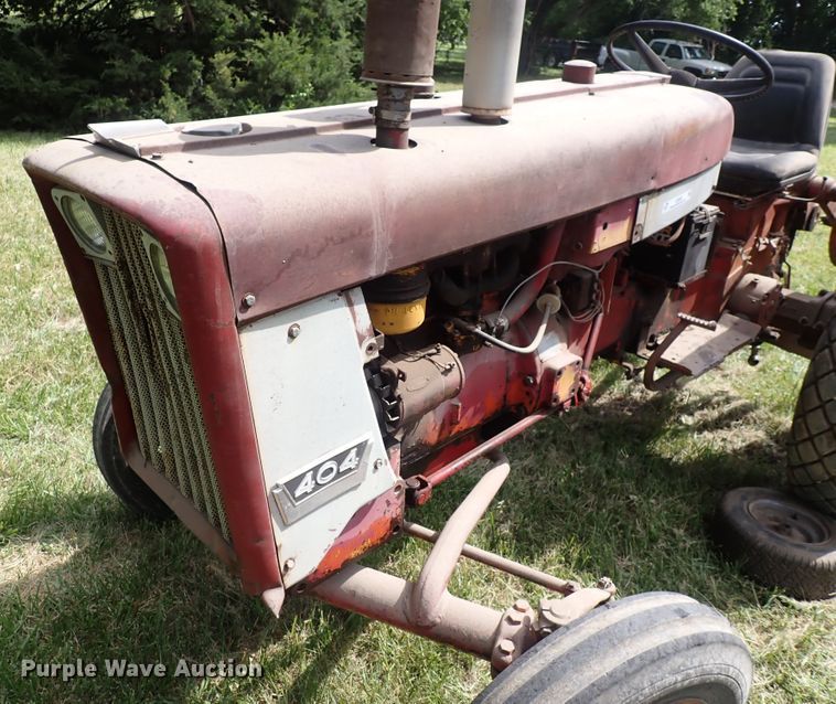 image for item LU9365 International 404  tractor